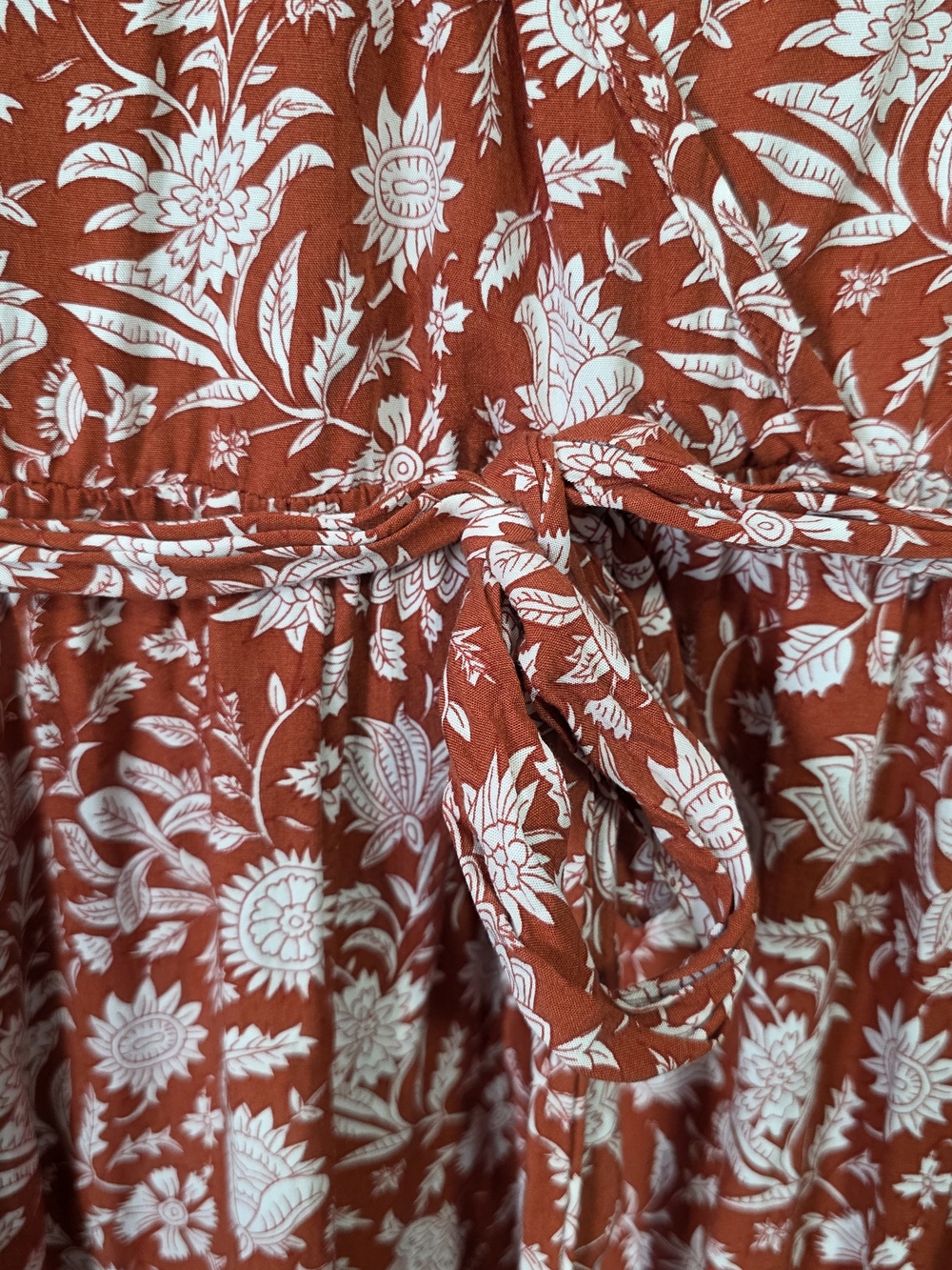 BloomChic Rust-Orange and White Floral Midi Dress with Tie Waist - Picture 4 of 6
